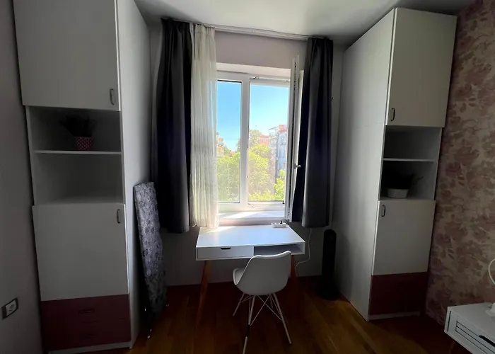 Sea Vibes - Modern Near The & Center, Апартамент Бургас